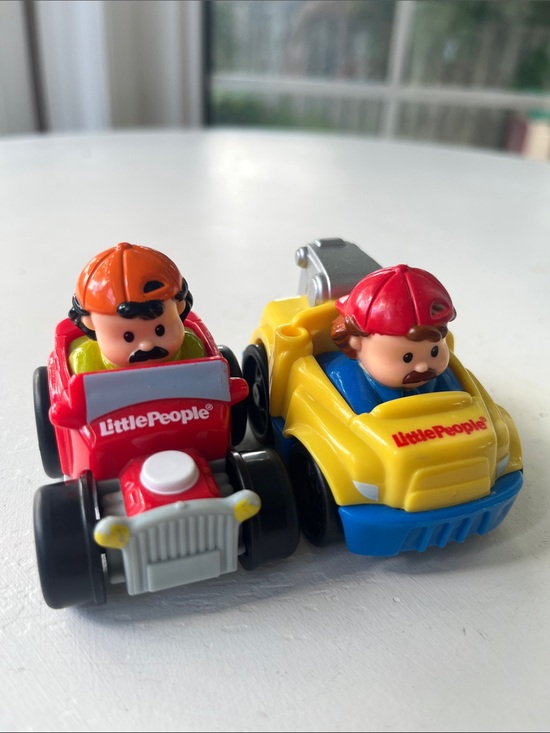 Other - 3/$10 💚Little People Mechanic and tow truck